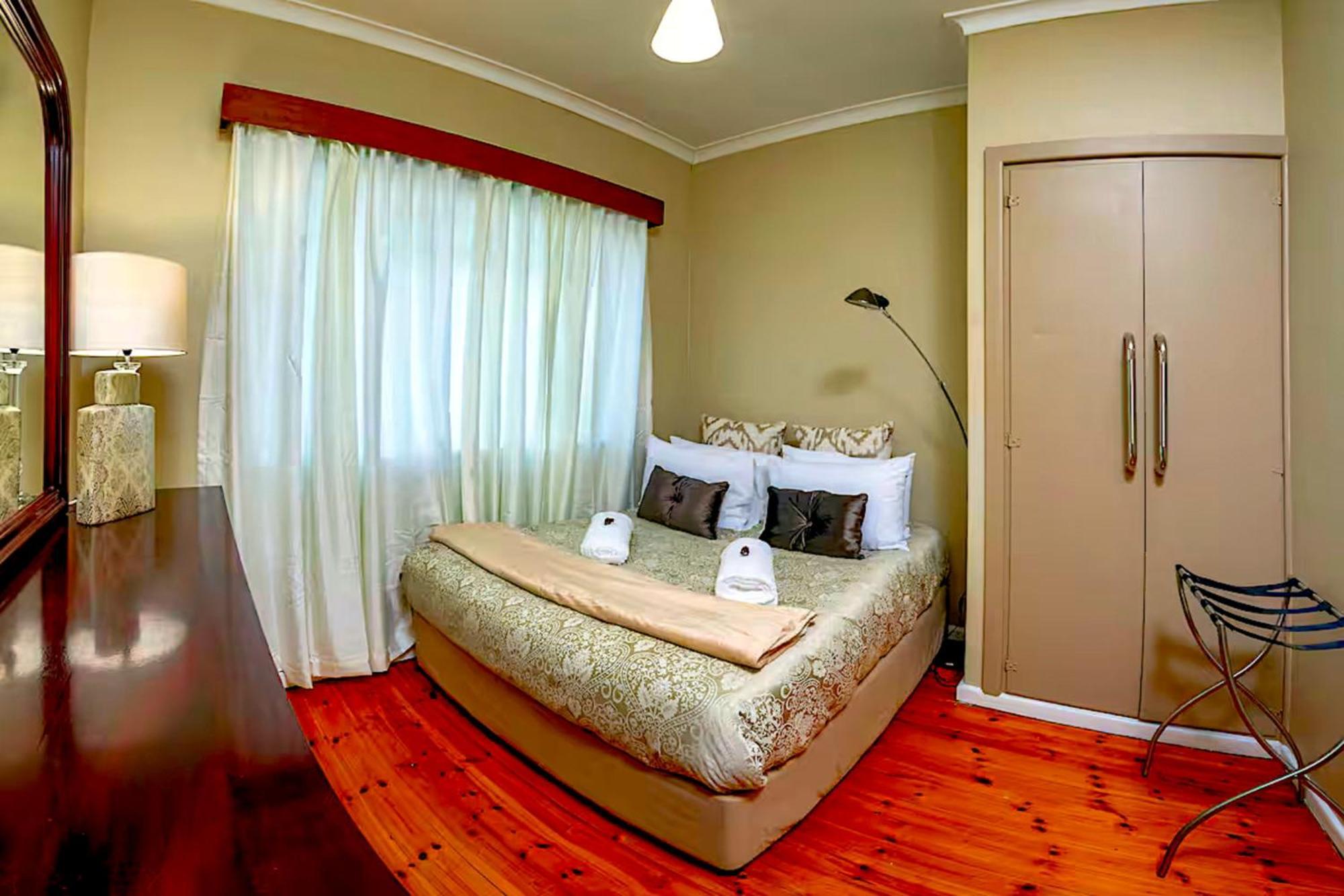 Munro Suites Port Elizabeth Exterior photo
